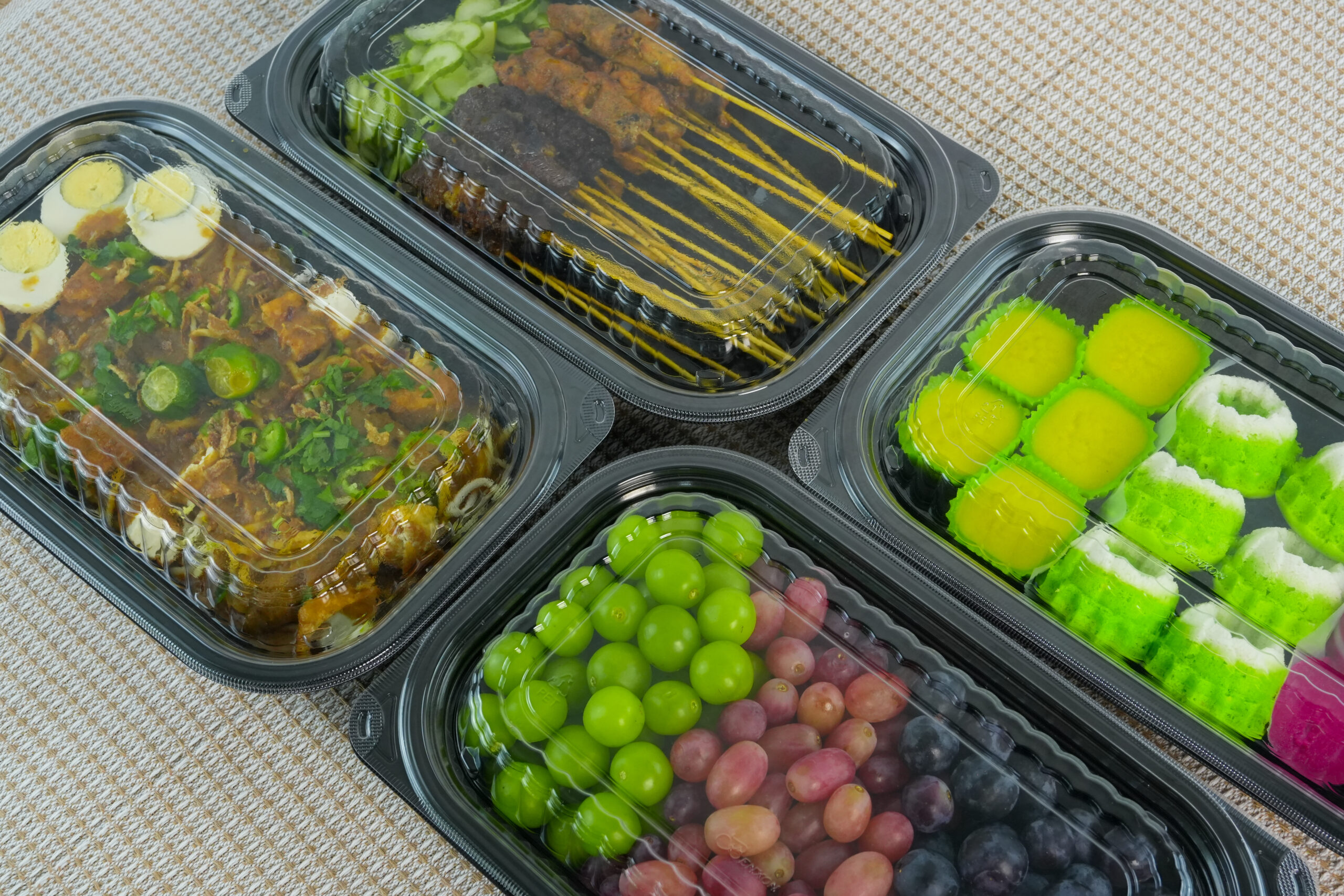 BX-CT-11 small catering platter with crystal-clear anti-fog lid