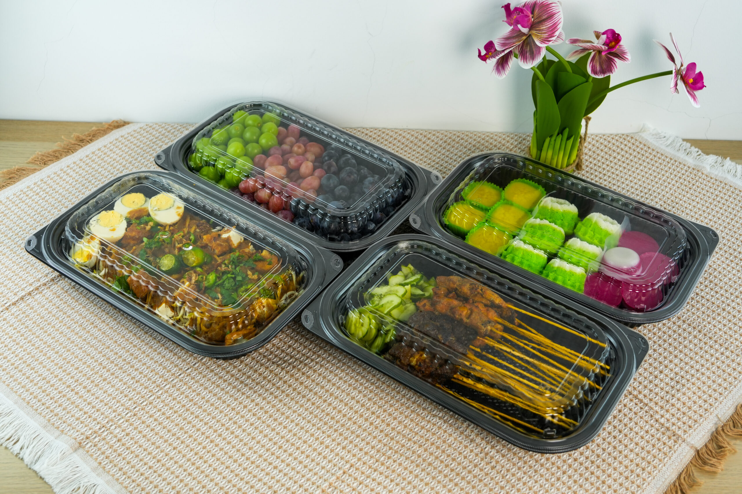 BX-CT-11 small catering platter with crystal-clear anti-fog lid