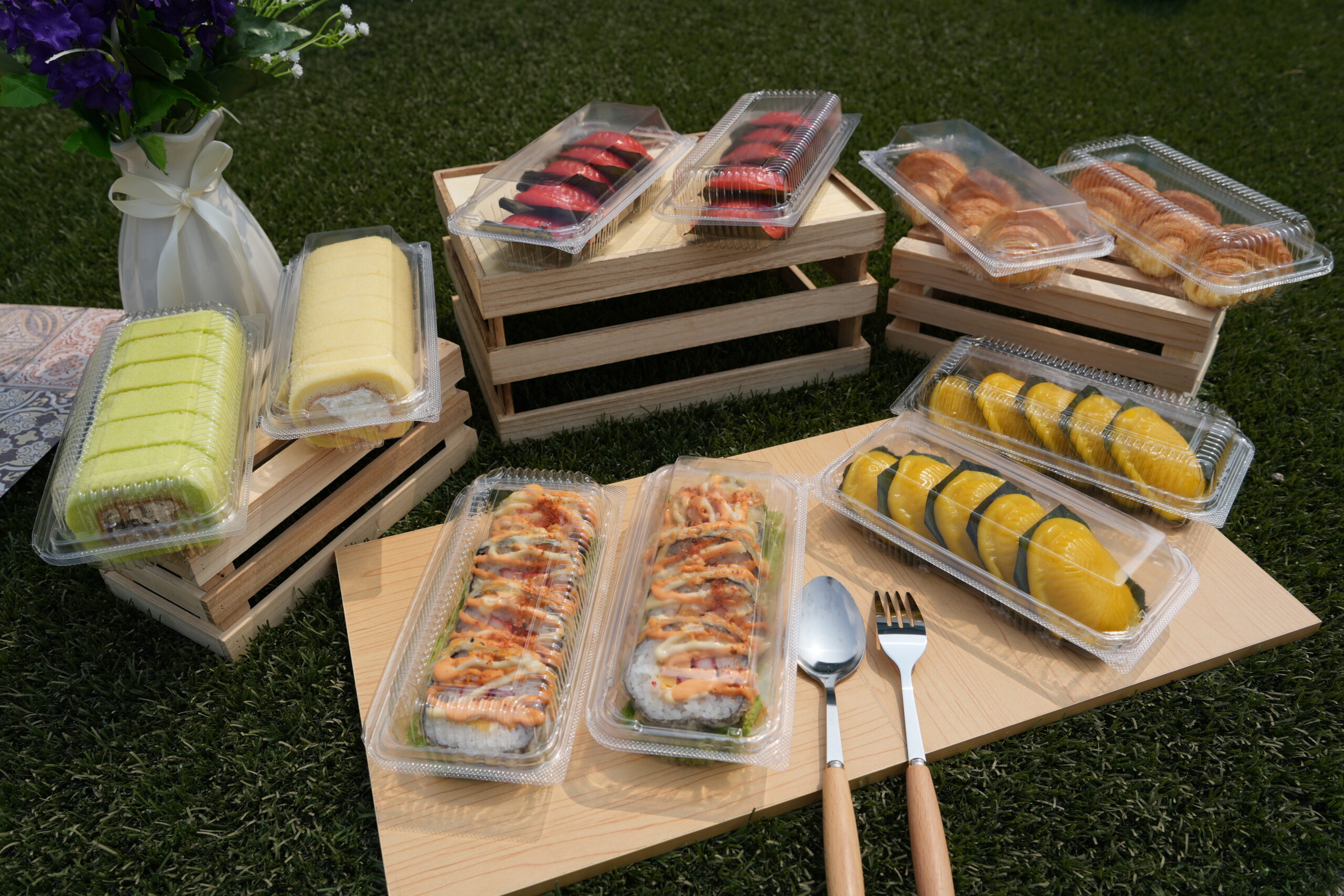 SAK19-9(48) multi-purpose food container with stable stacking design