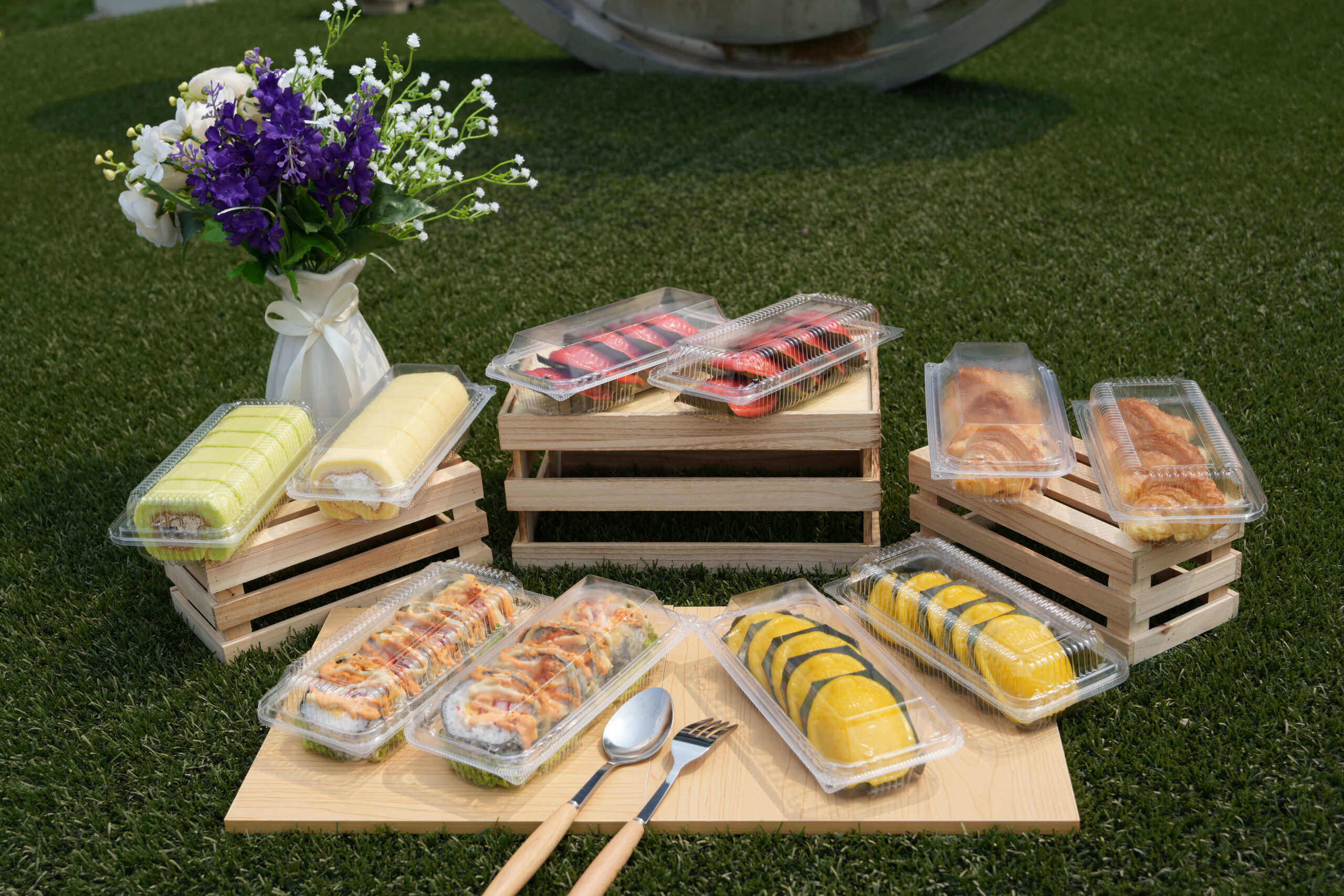 SAK19-9(48) multi-purpose food container with stable stacking design