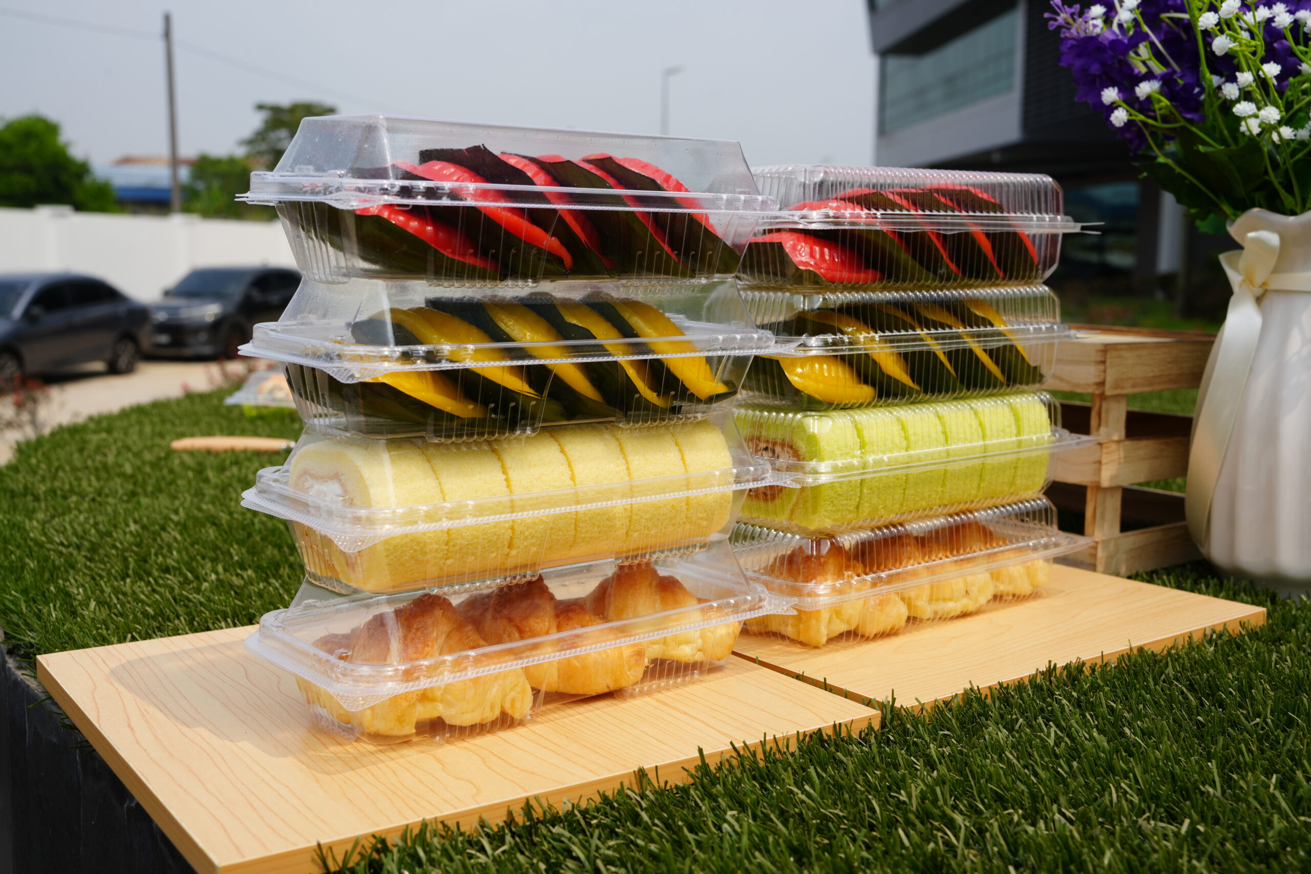 SAK19-9(48) multi-purpose food container with stable stacking design